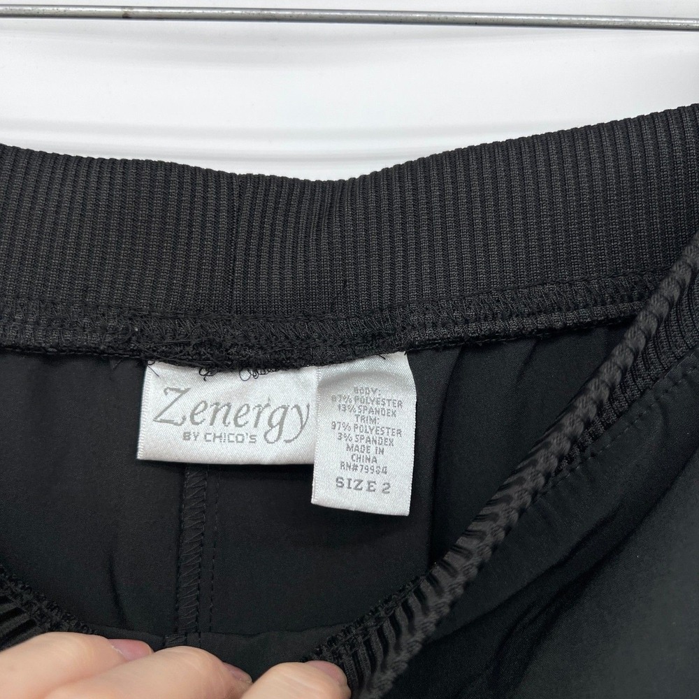 Chicos Zenergy Pull On Zippered Gorpcore Cargo Cropped Active Pant Size 2/MD - Picture 7 of 9